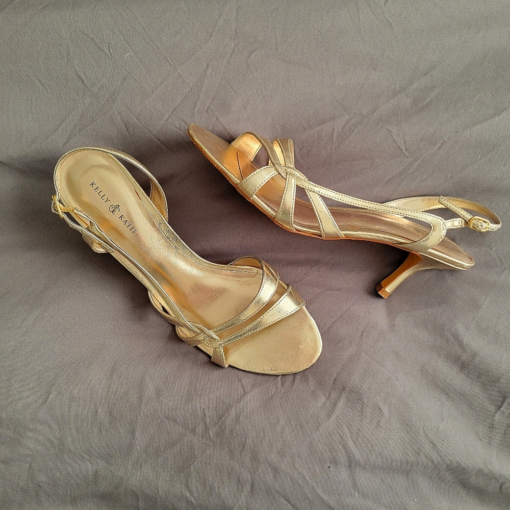 NWOT Kelly & Katie KK Grace Gold Sandal Heels
